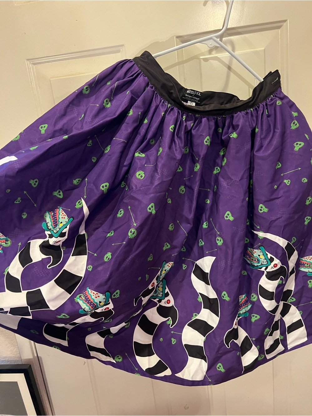 Unique Vintage Black and White Sandworm Gathered Skirt - Picture 2 of 4